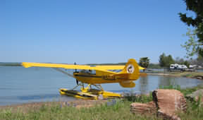pontoon airplane