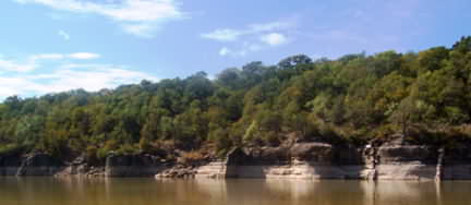 Discover the natural beauty of Lake Bridgeport’s rock cliffs.