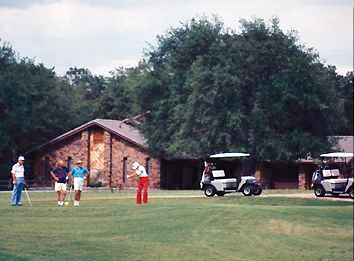 Play Golf Year Around in Central Texas