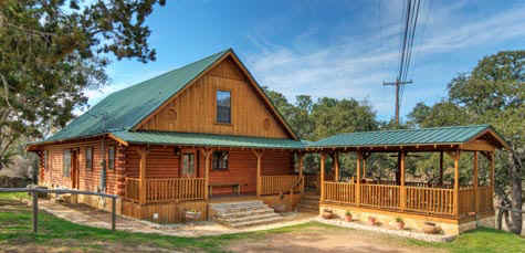 Thunderbird Lodge and Event Center: The Texan Log Cabin