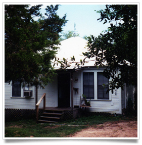 Lucille's Guest Cottages: The Farmhouse