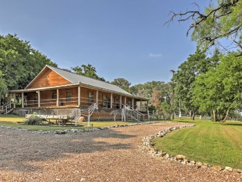 Country Hills Log Cabin Inn